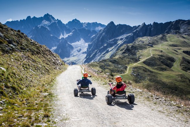 Kinder beim Mountain Coaster